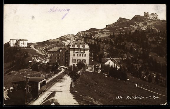 Cartoline postali: Rigi-Staffel, Strassenpartie mit Hotel u – Usato da Berlin venduto da bartko-reher