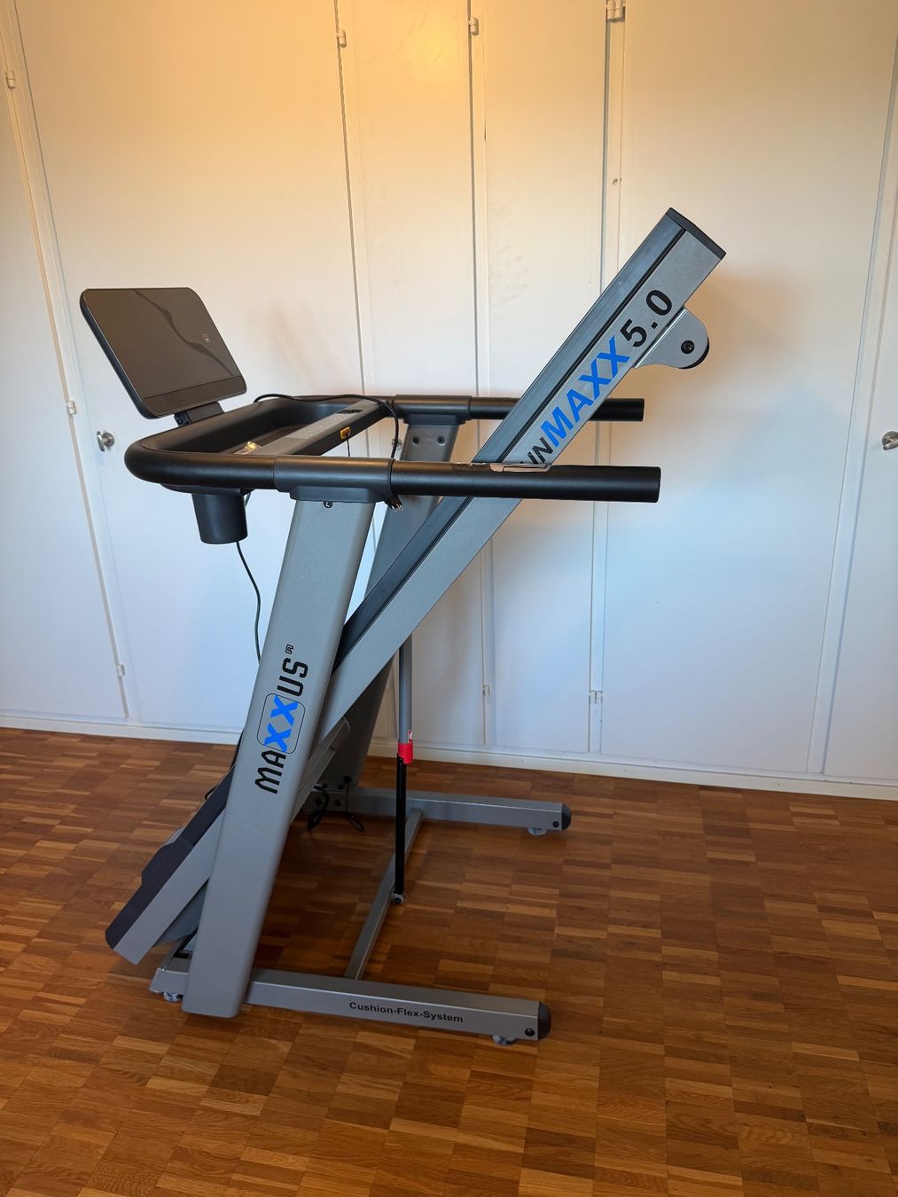 Maxxus Vélos d'appartement: Laufband – Neuf (Voir description) à Rüdlingen par Pocketknife 1