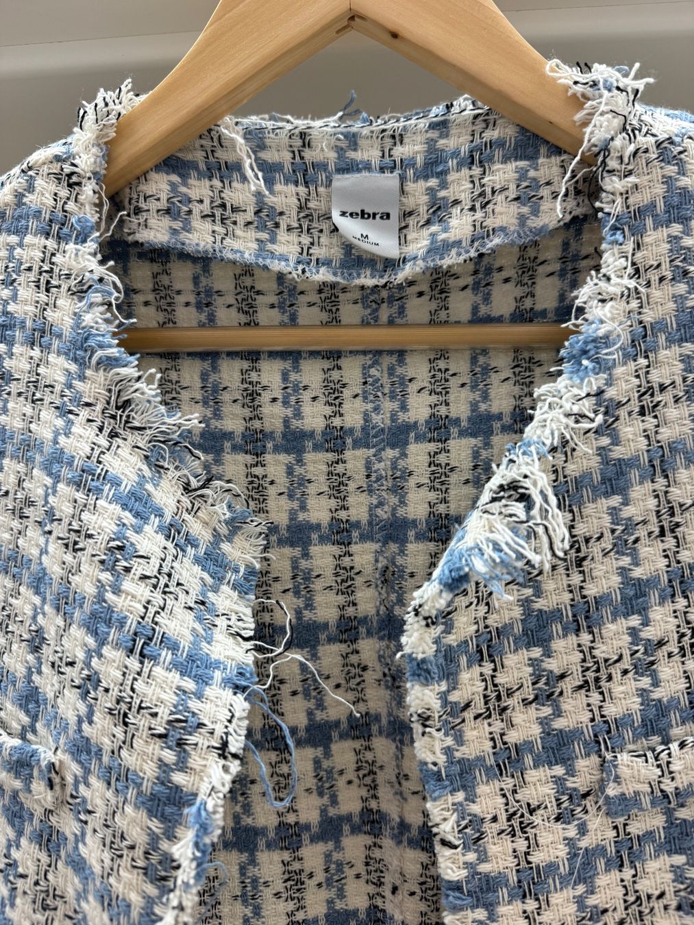 Zebra Giacche: Veste effrangée bleue et blanche neuve – Usato da giffers venduto da sev_c9x9 2