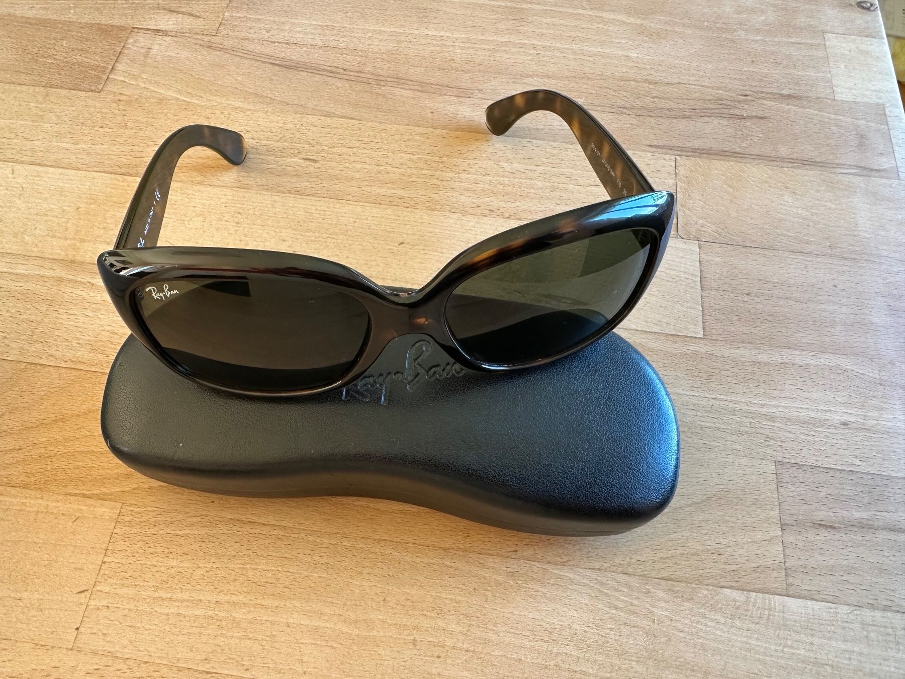 Brillen & Gläser: Ray Ban Sonnenbrille – Neu und originalverpackt aus Au SG von vaduz1 1