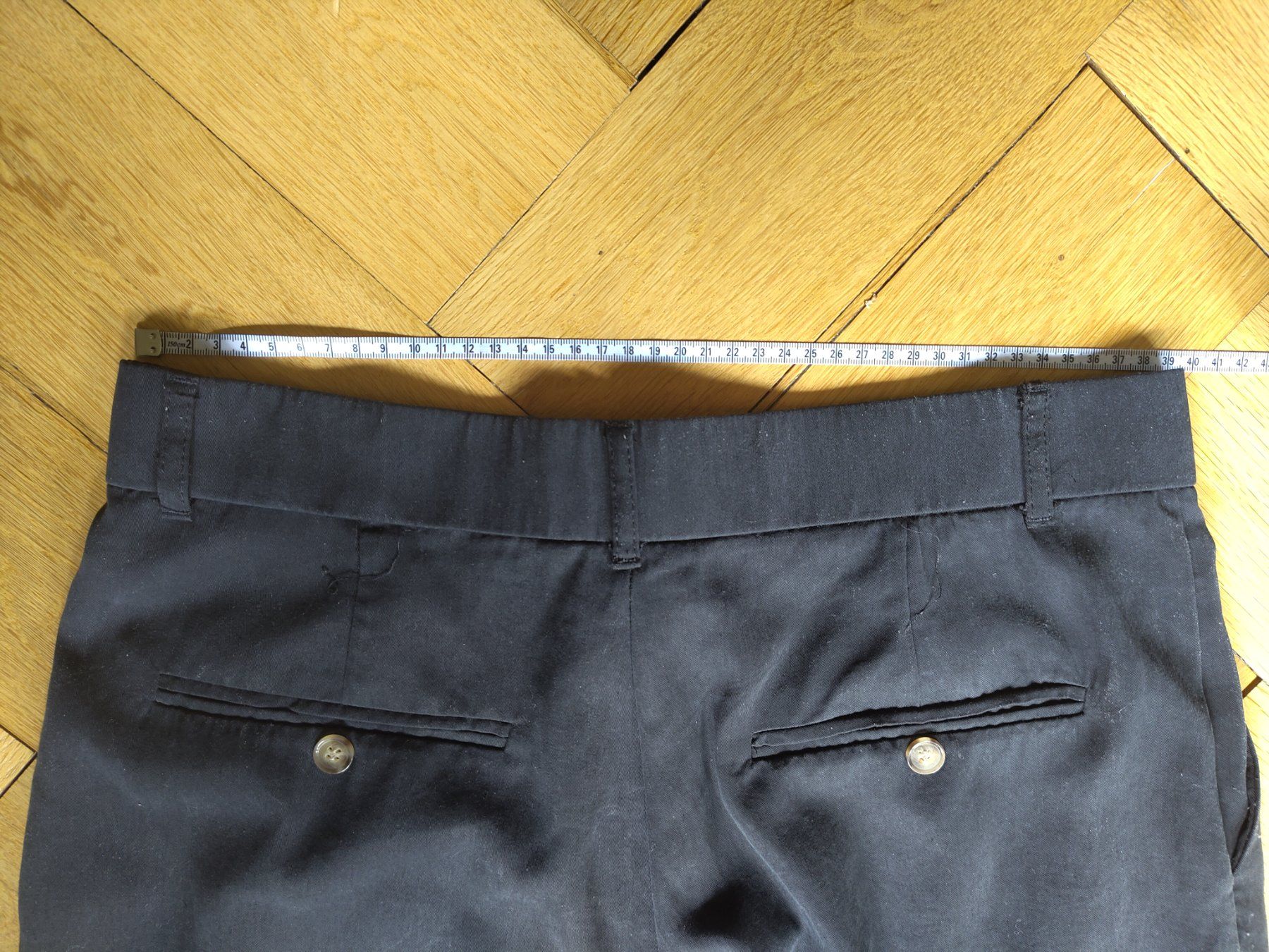 Zara Pantaloni: Hose – Usato da Bern venduto da Linii 3