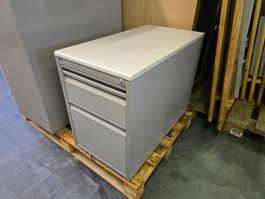 Lista Metall Korpus 3er ohne Schlüssel 42x80cm H: 61cm 1.-