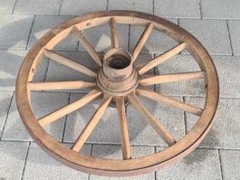 Antikes Wagenrad / Speichenrad aus Holz (sehr schön)