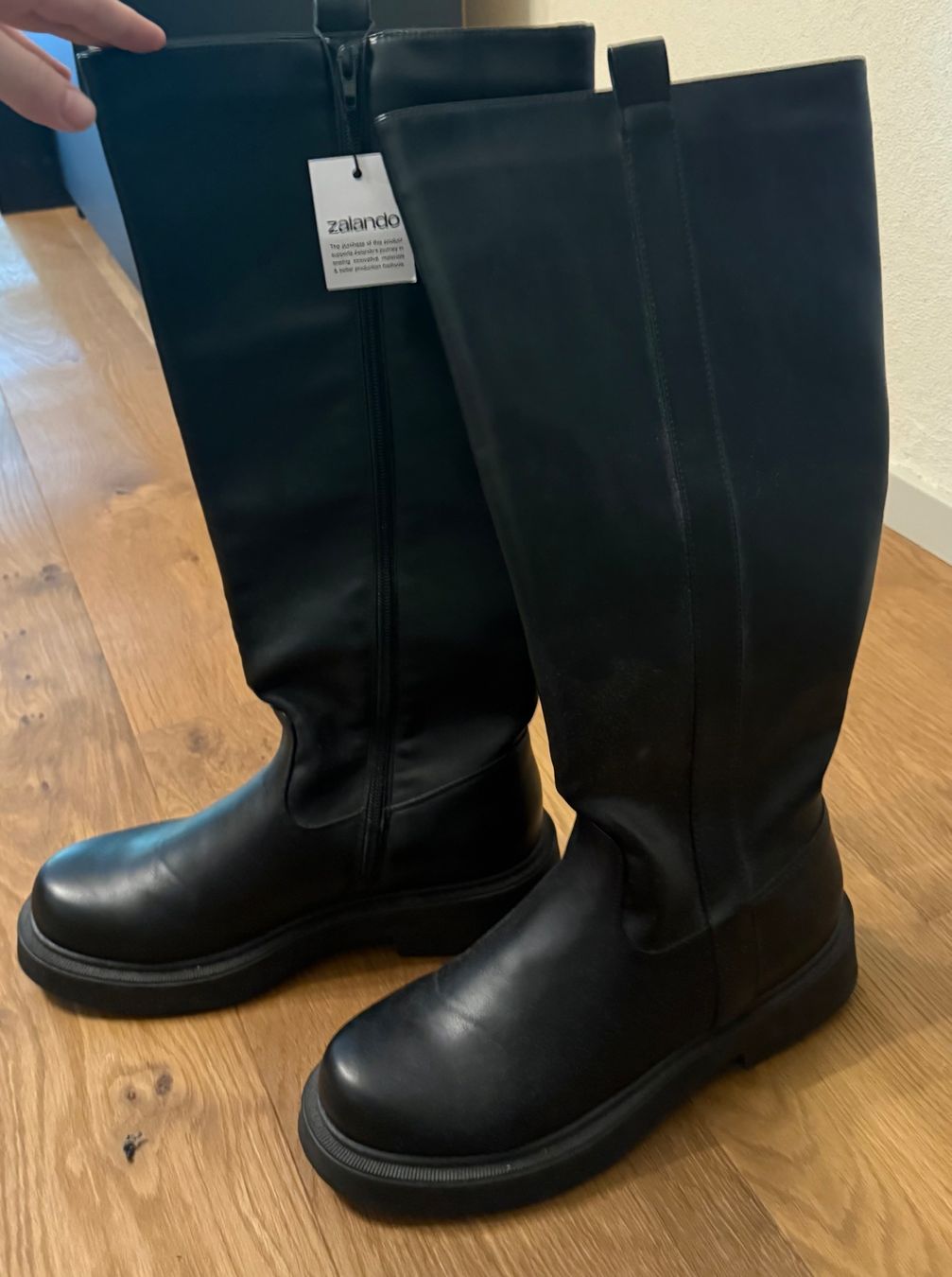 Damenschuhe: Damen Stiefel schwarz 41 – Gebraucht aus Schönenwerd von Jasmiiiiiiii0 1