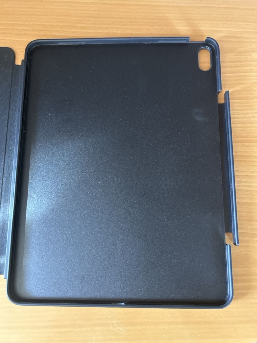 OtterBox Covers & Borse: iPad Air 13” Case OtterBox – Usato da La Tour-de-Peilz venduto da isa6150 3