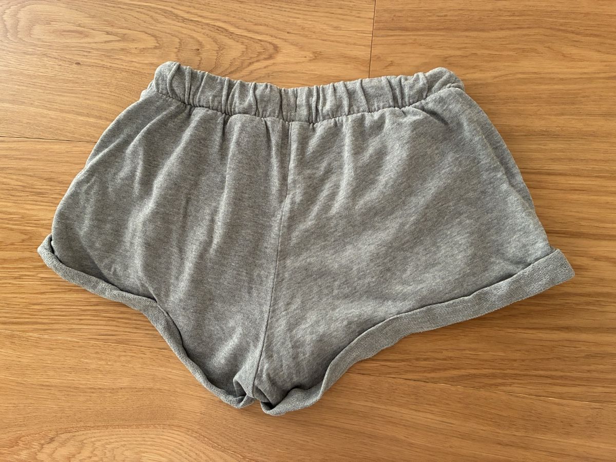 H&M Pantalons: Shorts – D'occasion à Bassersdorf par secondhand_clothing 1