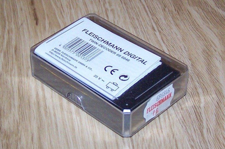 Fleischmann Modellini di ferrovie: Fleischmann 60 6846 Digital DCC-Decoder für TWIN-FMZ Loks – Nuovo e nell'imballaggio originale da Brüttisellen venduto da Rentner44zh 1