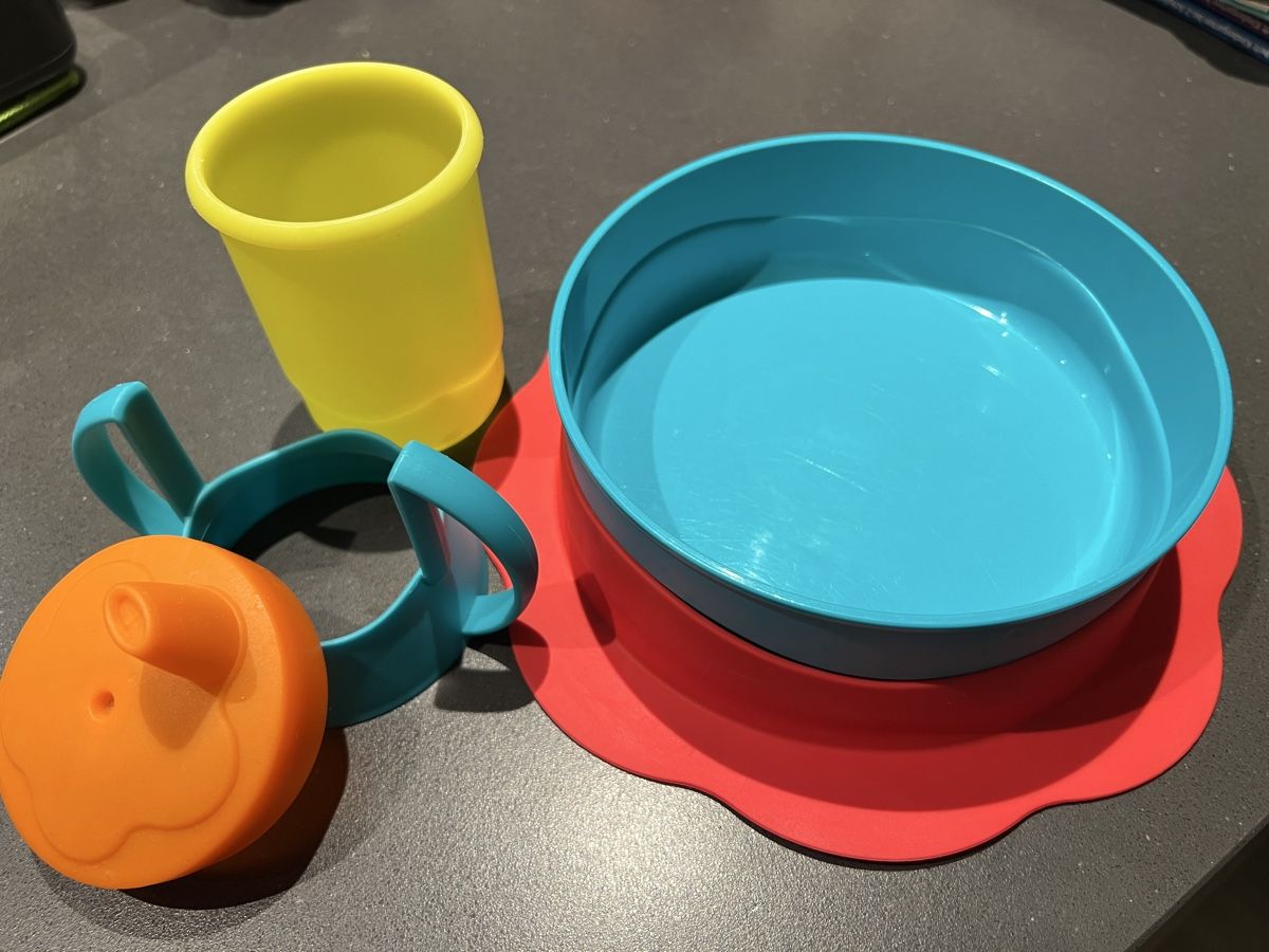 Tupperware Teller: Baby/ Kinder Tupperware Set- Teller & Becher – Gebraucht aus Bäch SZ von Art-emisia 1