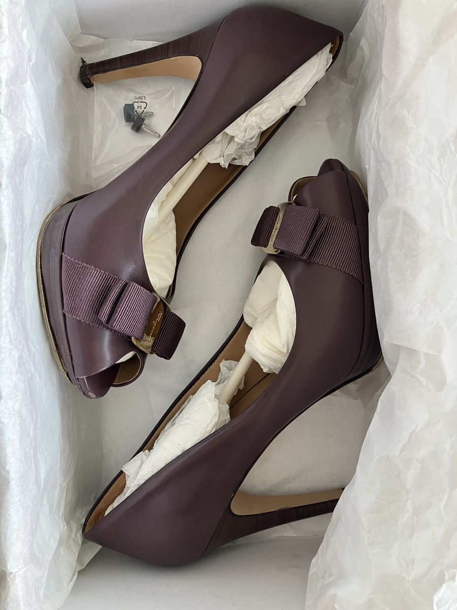 Salvatore Ferragamo Scarpe da donna: Ferragamo purple shoes – Usato da Dübendorf venduto da ful_572w 2