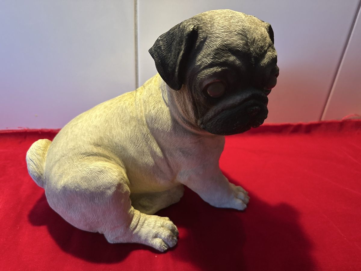 Statuette: Mops Figur Dekoobjekt aus Kunstharz – Usato da Zürich venduto da Chaeffeler 1