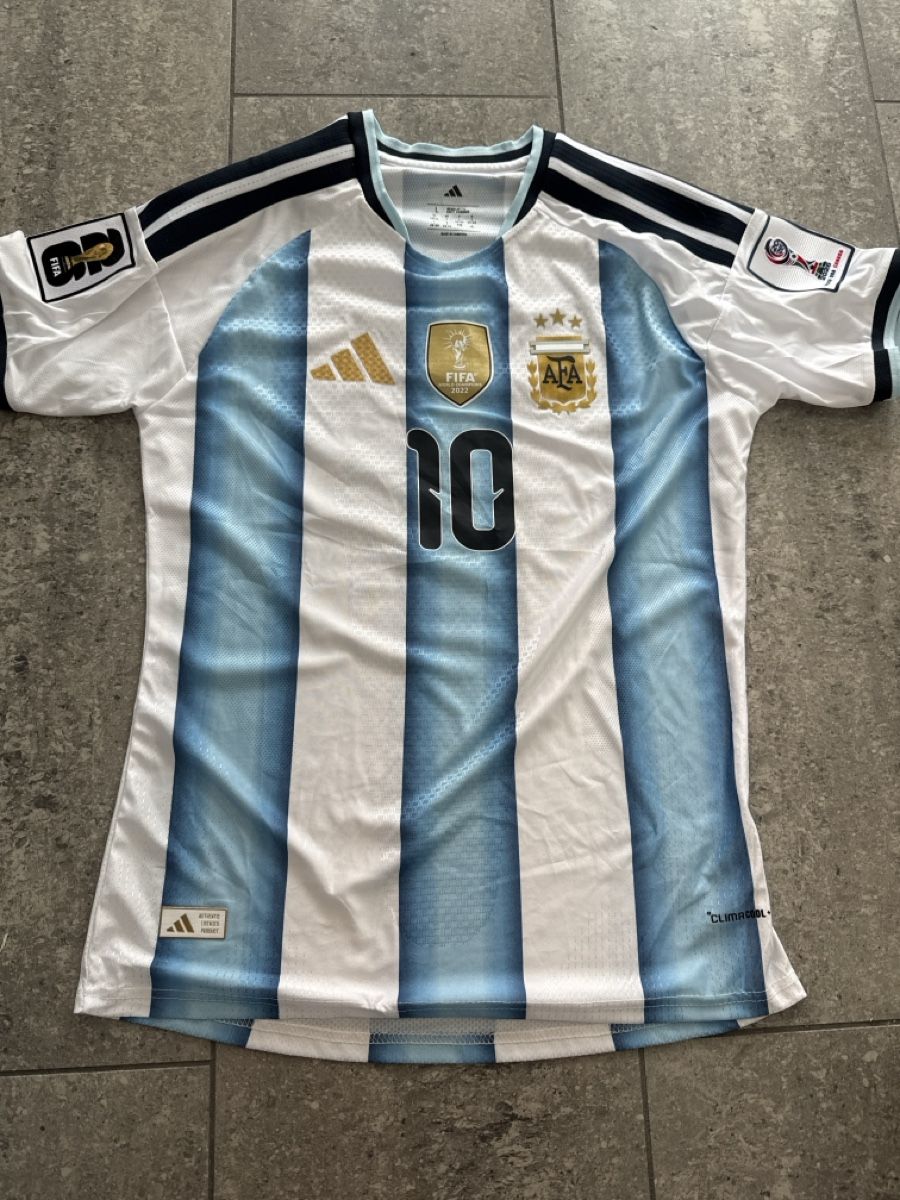 Adidas Canottiere & Pantaloni: Match version Argentinien Wm 2026 trikot – Nuovo (secondo la descrizione) da Allschwil venduto da Loriclothes