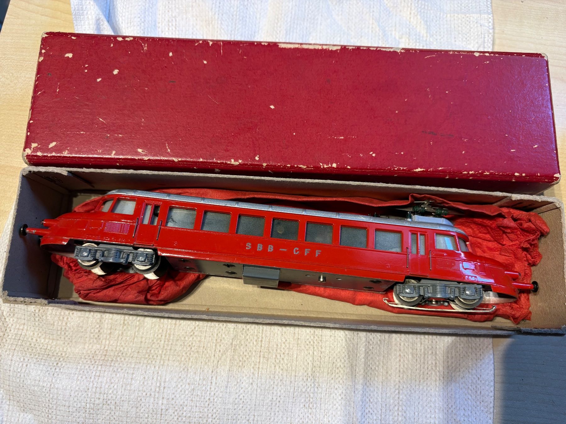 Hag Modelleisenbahnen: Hag 100 flèche rouge def – Defekt aus Corcelles Payerne von Pierre66 5