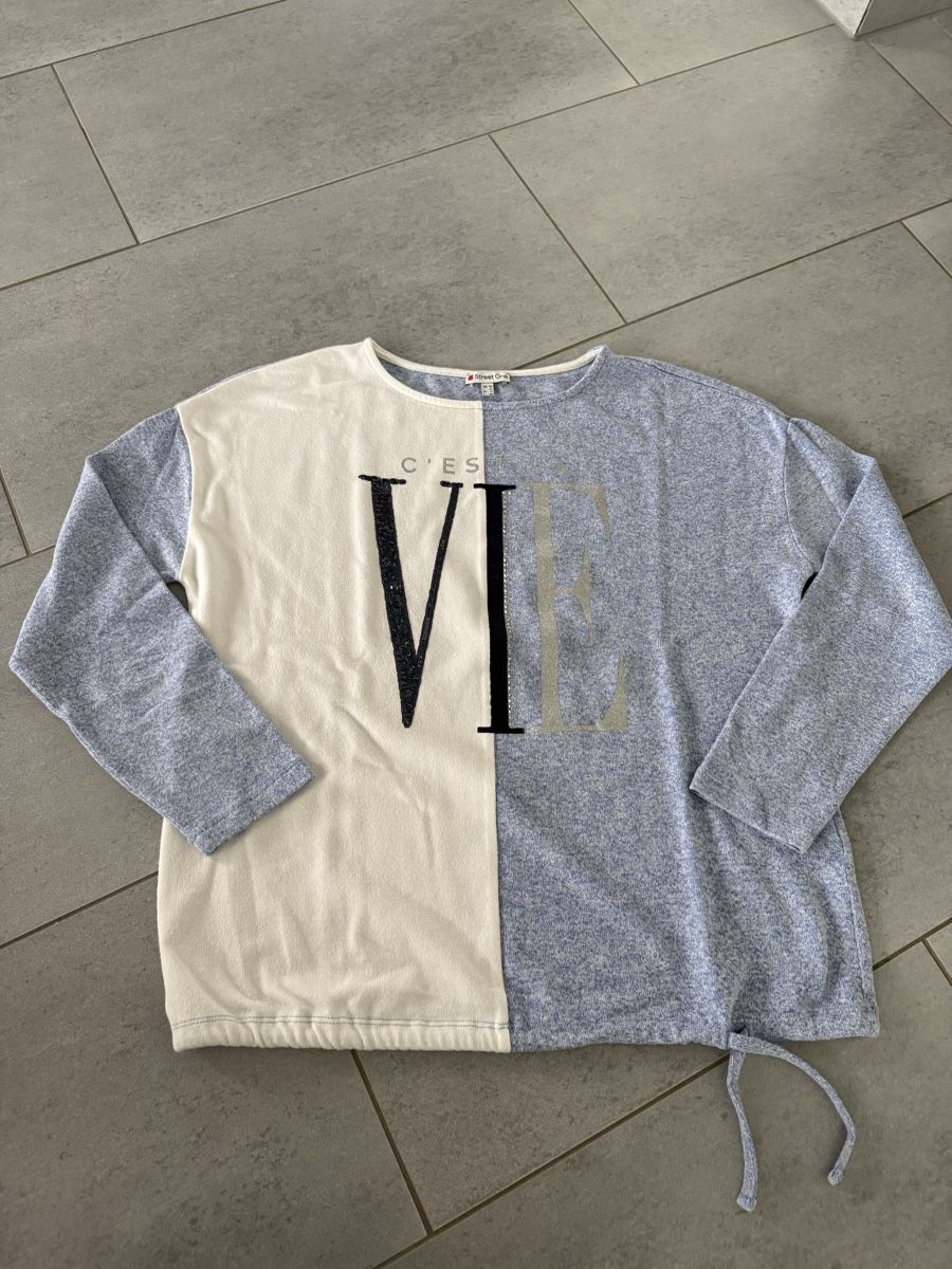 Pulls & Sweat-shirts: Street One Pullover Farbe hellblau Grösse 40 – D'occasion à Bassersdorf par Agipsi