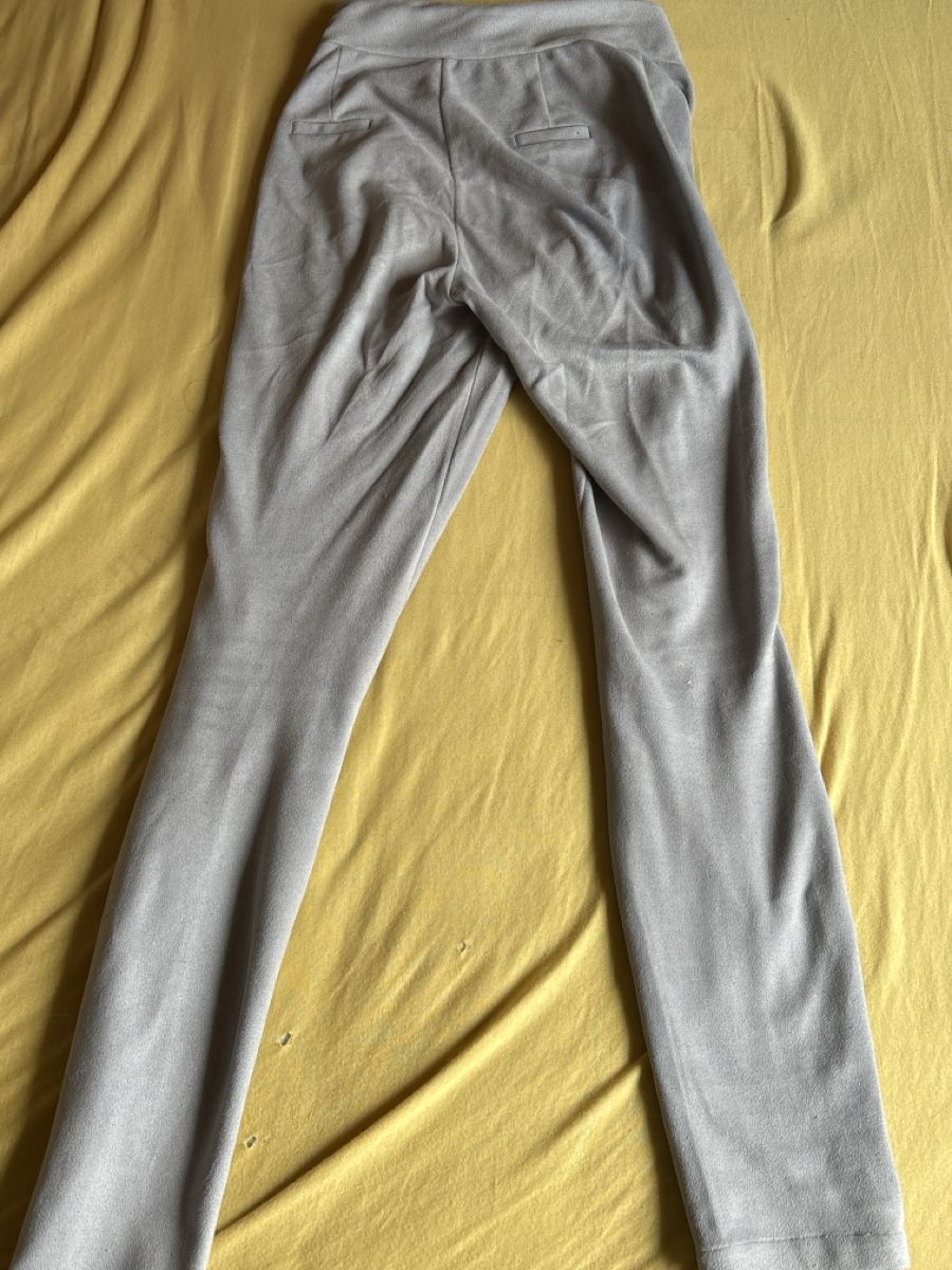 Pantaloni: Pantalon moulant Parallel Lines XS gris – Usato da La Chaux-de-Fonds venduto da lea_77ly 1