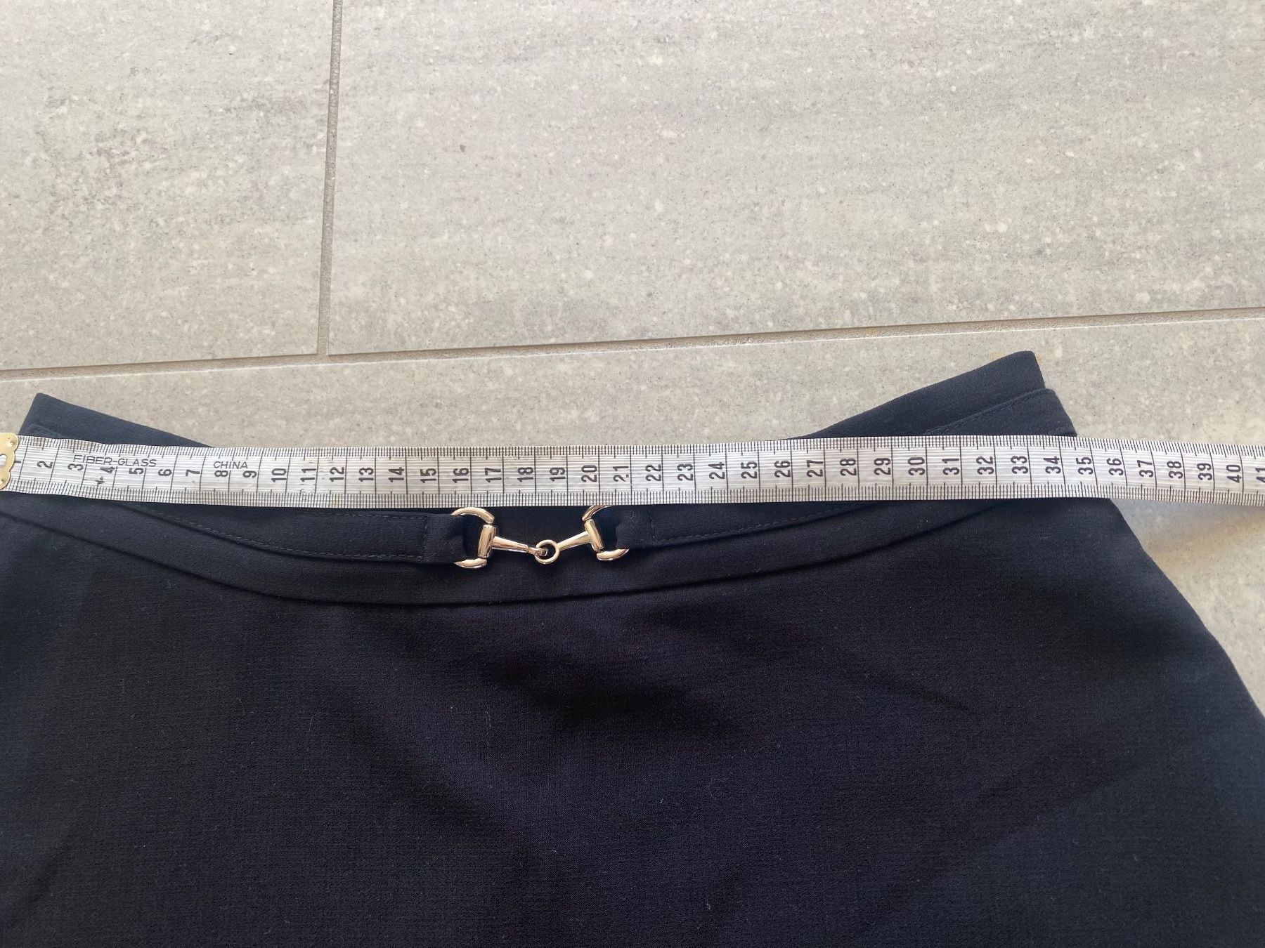 H&M Gonne: Schwarzer Rock von H&M - Grösse 38 – Usato da Uetikon am See venduto da cristalllina 3
