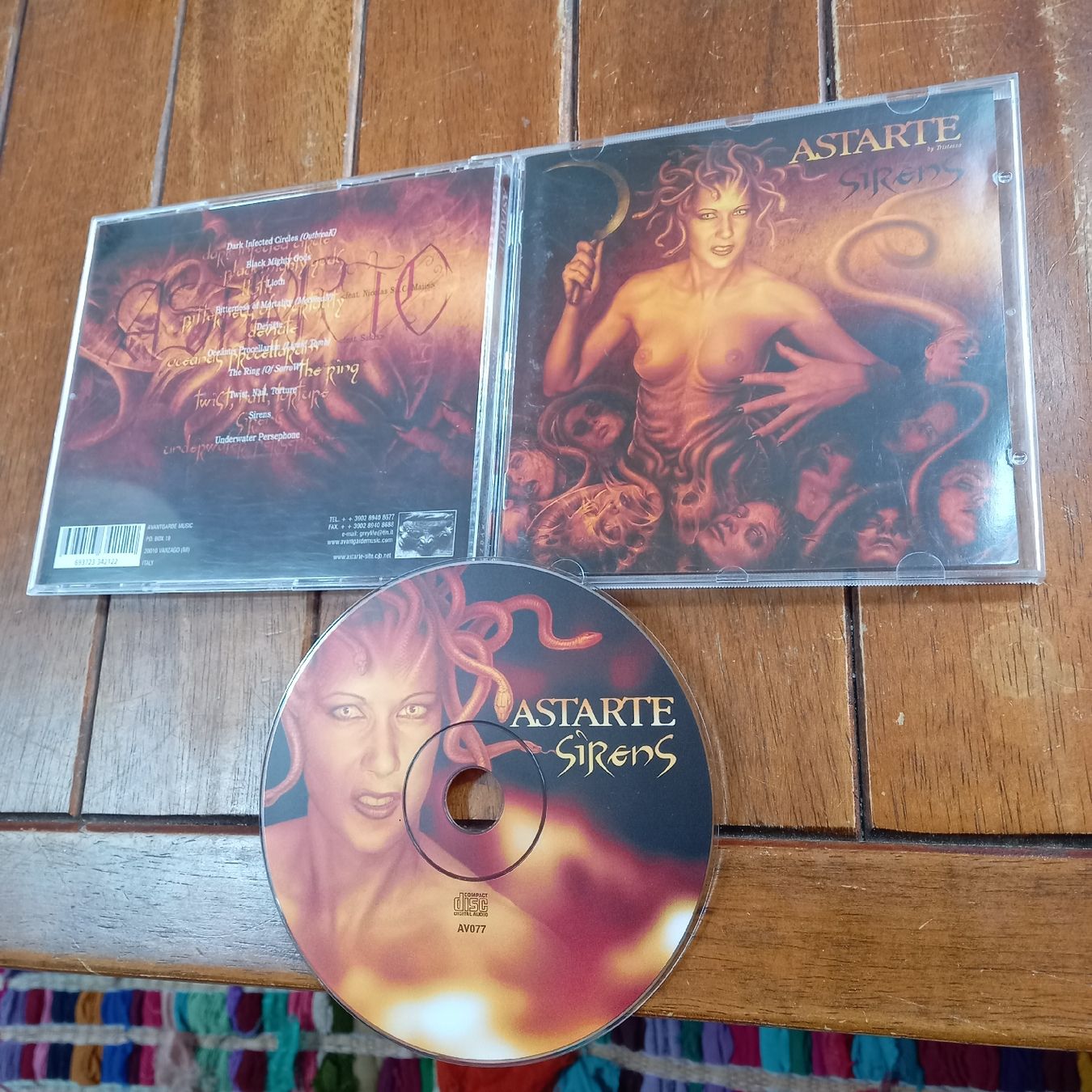CD: astarte- sirens – Usato da St-Cergue venduto da VeganWarrior