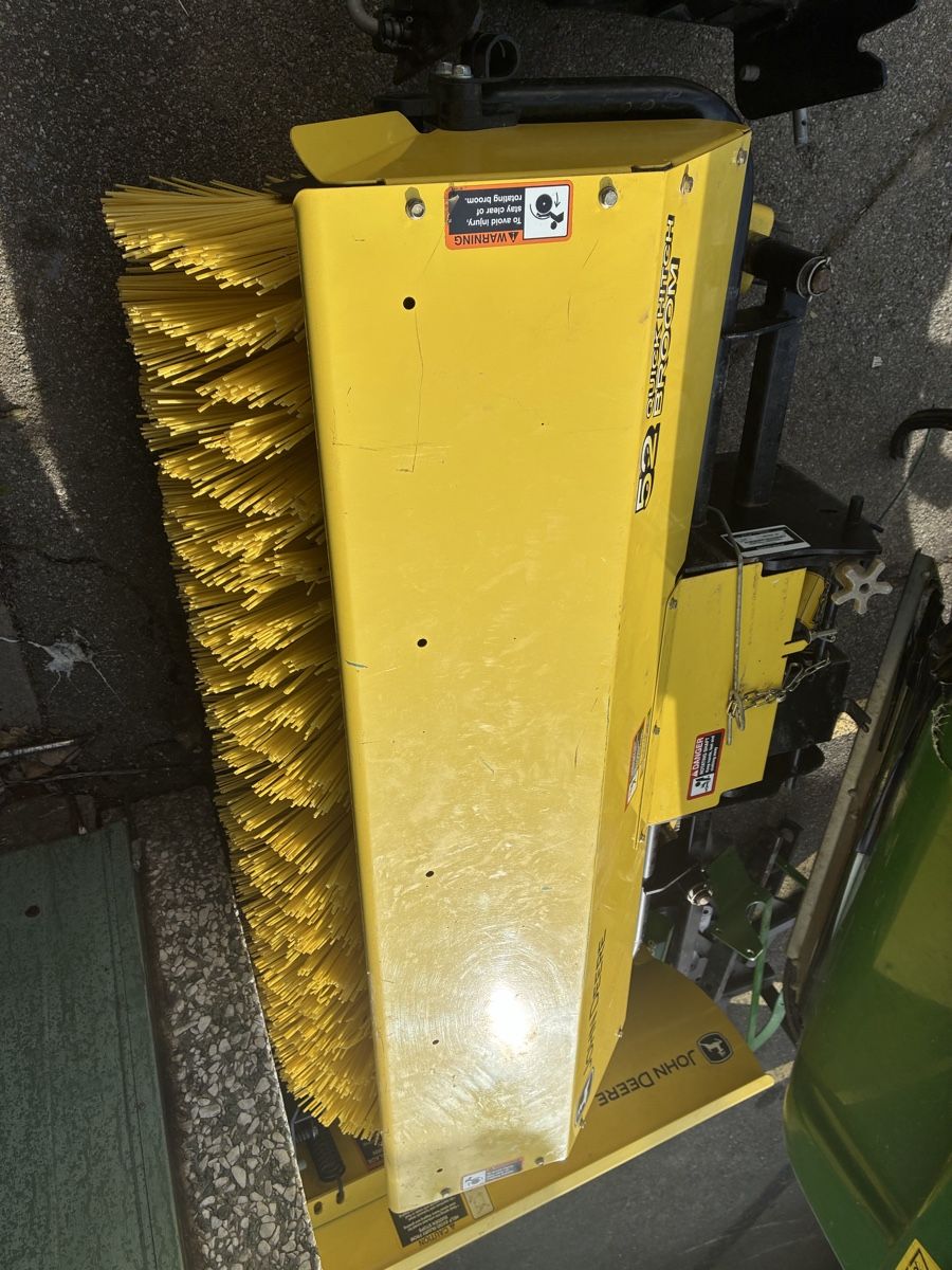 John Deere Tracteurs: Tracteur John-Deere 2032R – D'occasion à Le Mont sur Lausanne par mecacorbaz 5