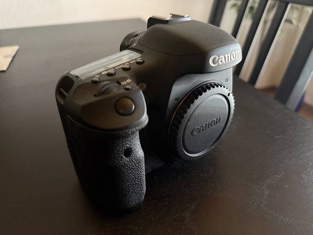 Canon Kamera: Canon EOS 7D + Batteriegriff – Gebraucht aus Eriswil von HarryRanquist