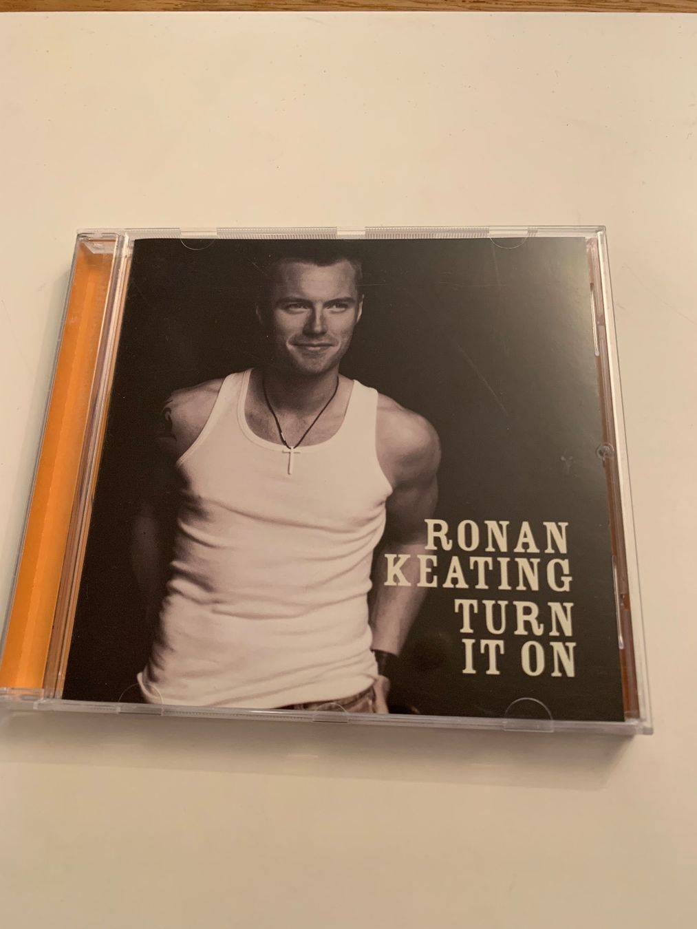 CD: Ronan Keating / Turn it on / 2003 – Usato da Dübendorf venduto da Shreck