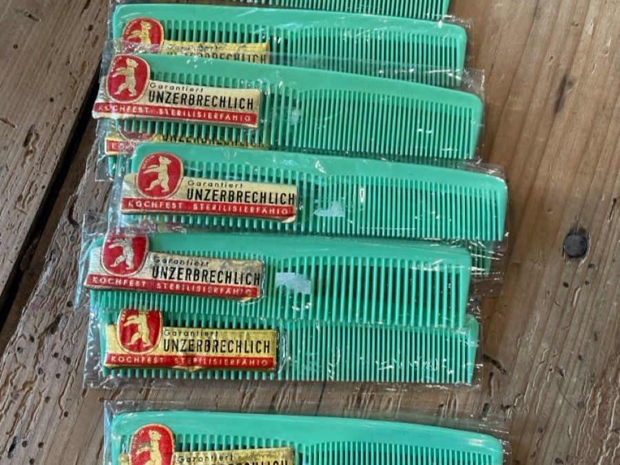 Altro per la cura dei capelli: Retro Haarkamm 12cm unzerbrechlich – Nuovo e nell'imballaggio originale da Diepoldsau venduto da bellepastell 1