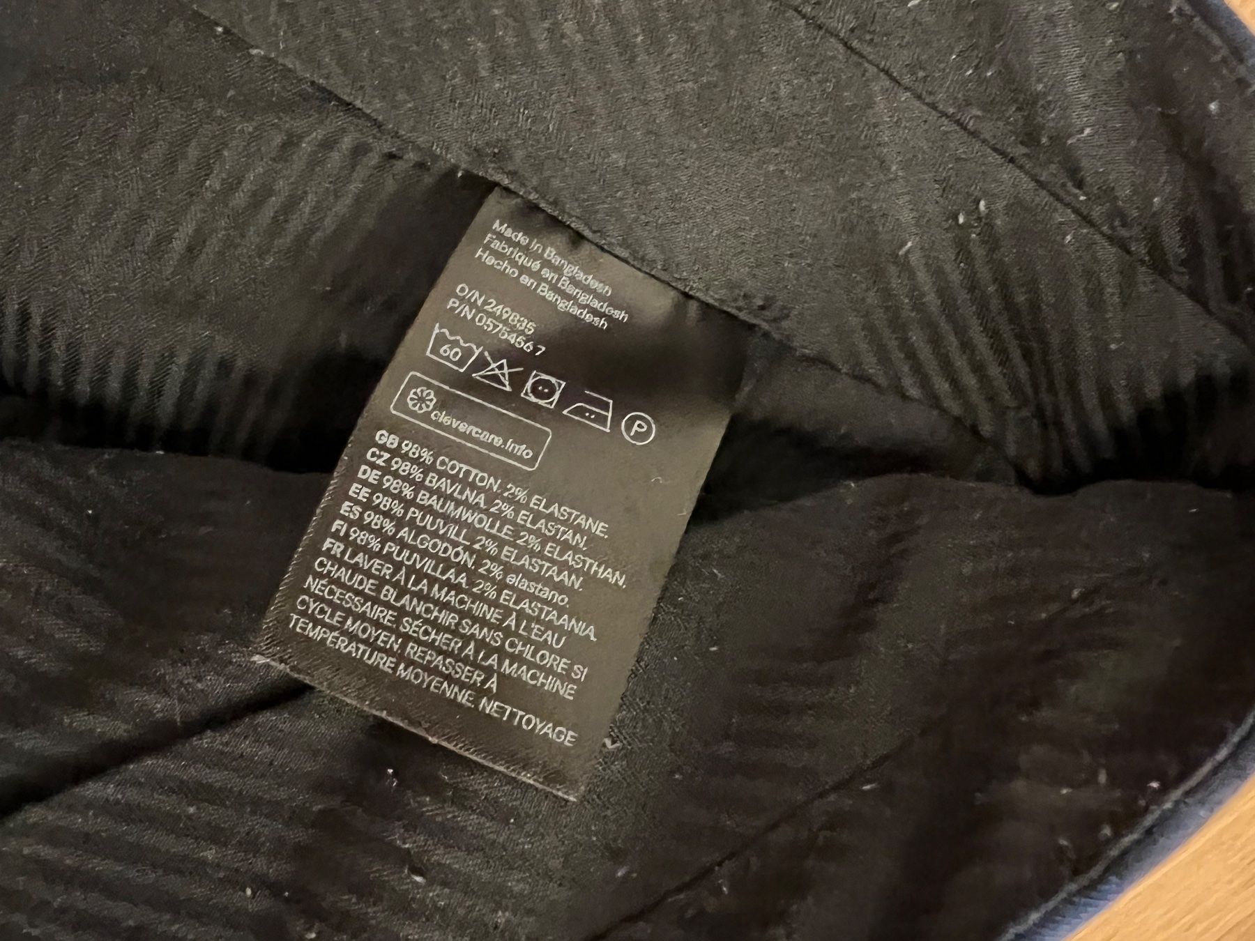 H&M Pantaloni: Shorts Blau Camouflage – Usato da Altendorf venduto da wqv_97 3