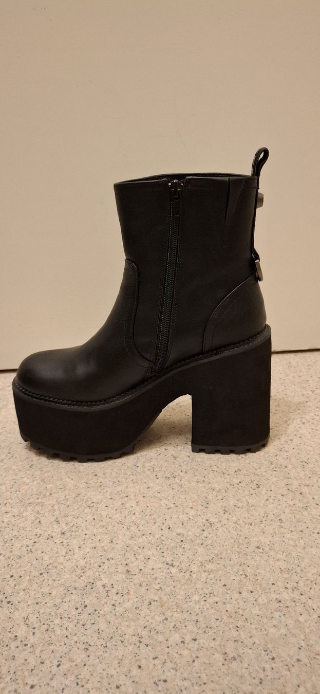 Buffalo Scarpe da donna: Buffalo Killah "Zip Boot Mid" – Nuovo (secondo la descrizione) da Basel venduto da des_7shx 4