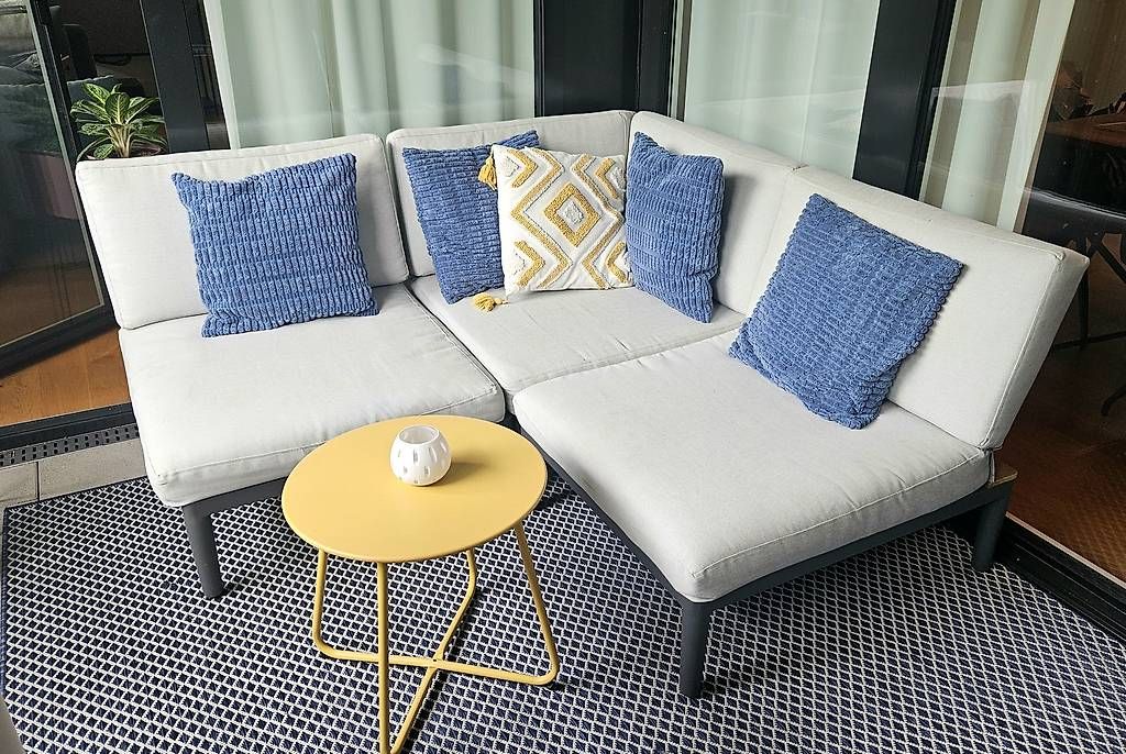 Sofas: Lounge hellgrau aus drei Elementen – Gebraucht aus Winterthur von mme_j58n 1
