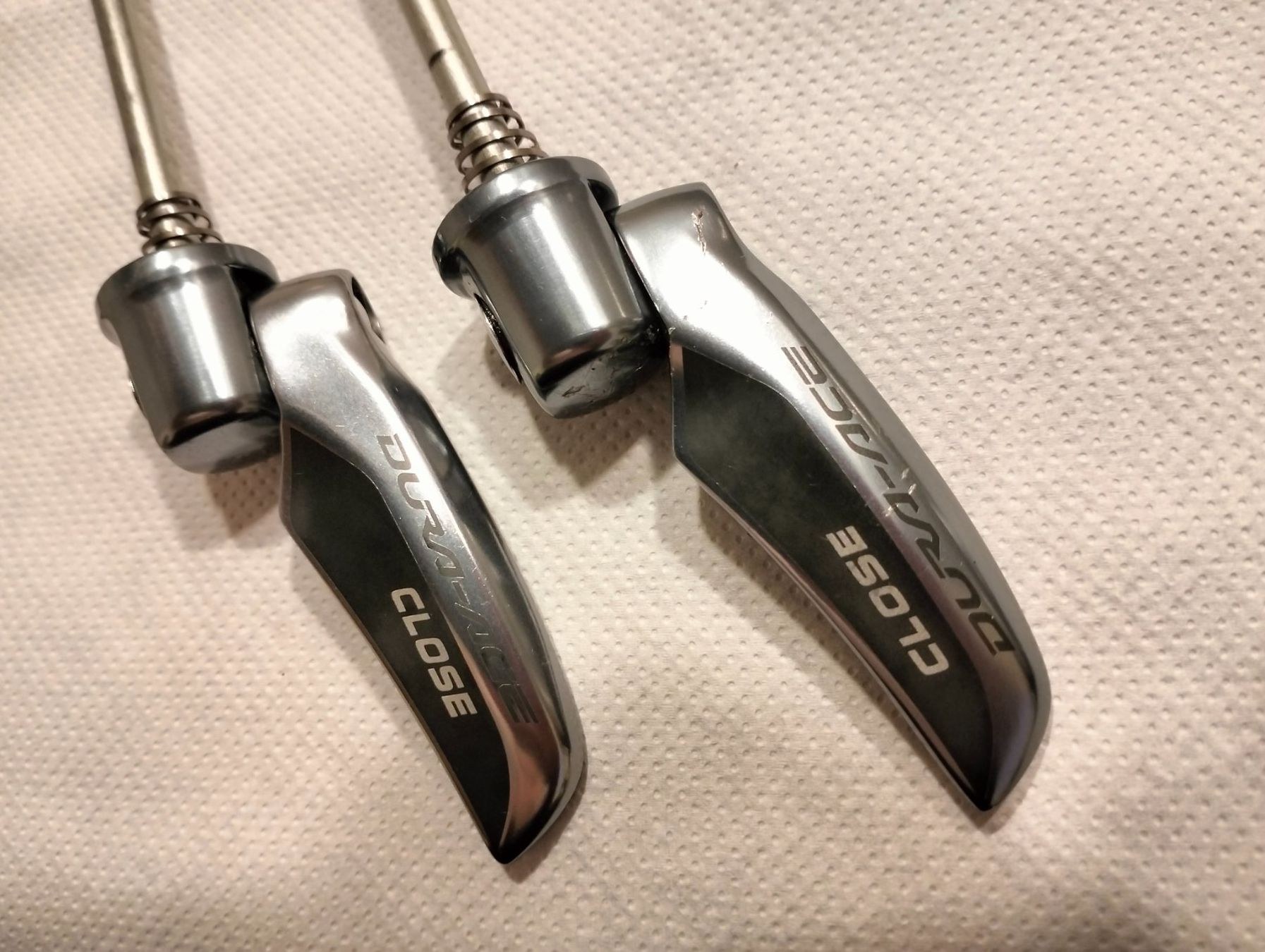 Shimano Ersatzteile: Shimano Dura Ace Schnellspanner Set – Gebraucht aus Uster von KarlZH 6