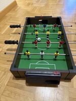 Kickertisch klein mit Ball und Tortreffer Anzeige