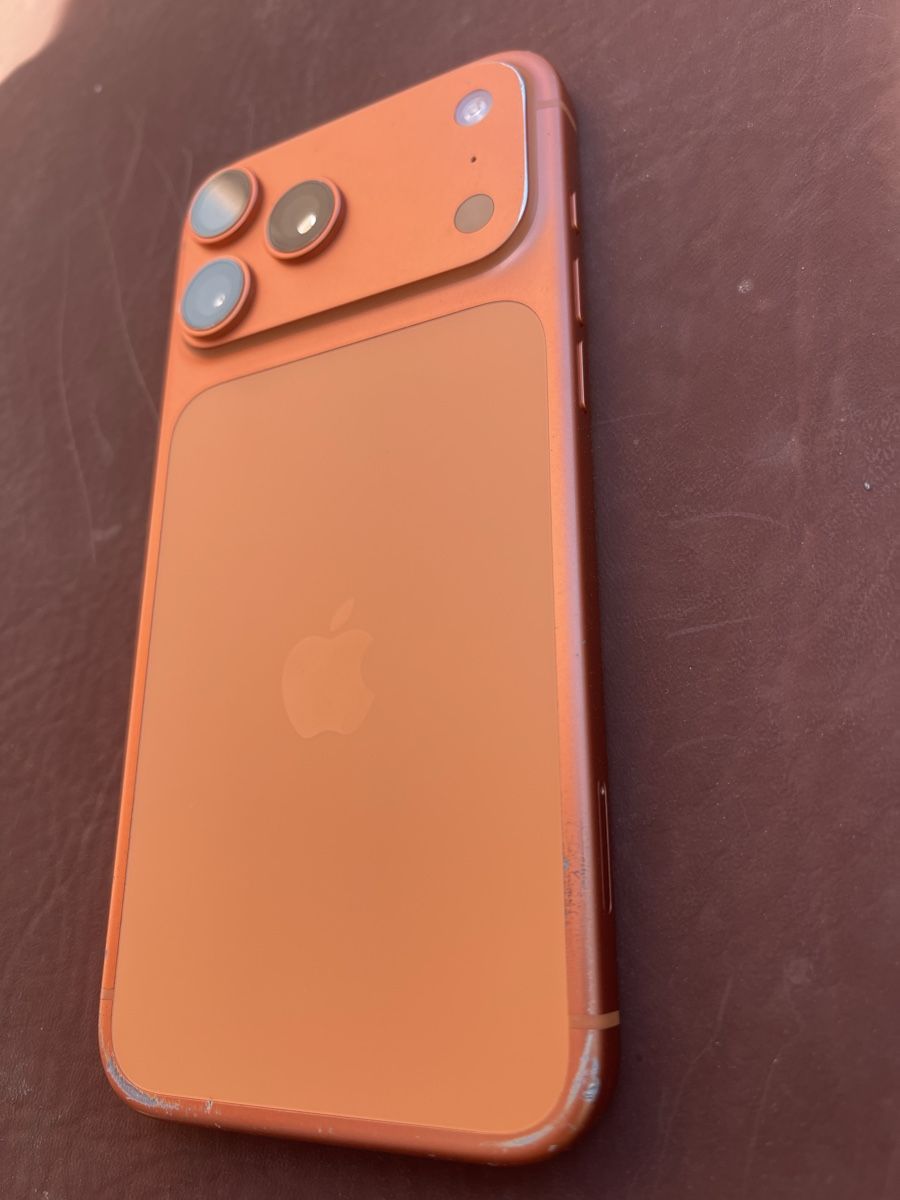 Apple Telefoni cellulari / Smartphones: Iphone 17 pro max 256GB orange  – Usato da Vétroz venduto da est_xyr5 6