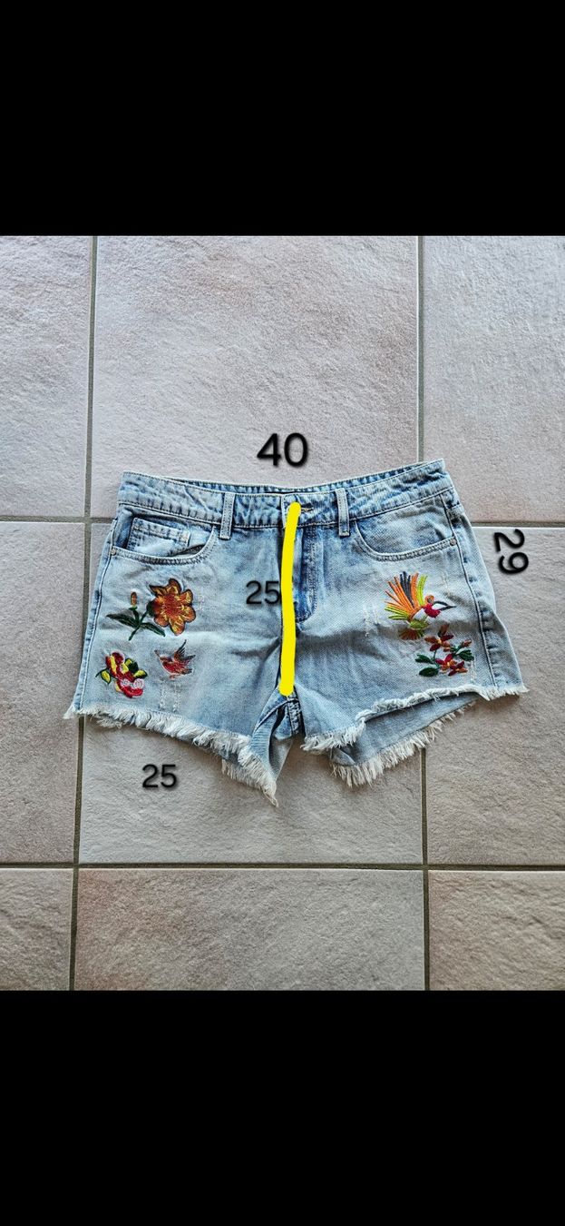 Jeans: Short en jeans L – Usato da Vétroz venduto da sas_yln5 2