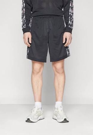 Adidas shorts gr. s