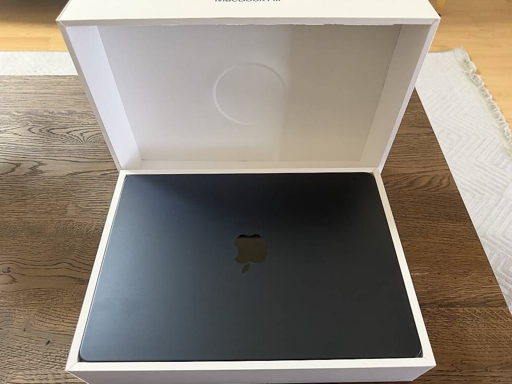 Notebook: Apple MacBook Air 13 M3  Neu & Originalverpackt – Usato da Niederhasli venduto da lir_c78k 3