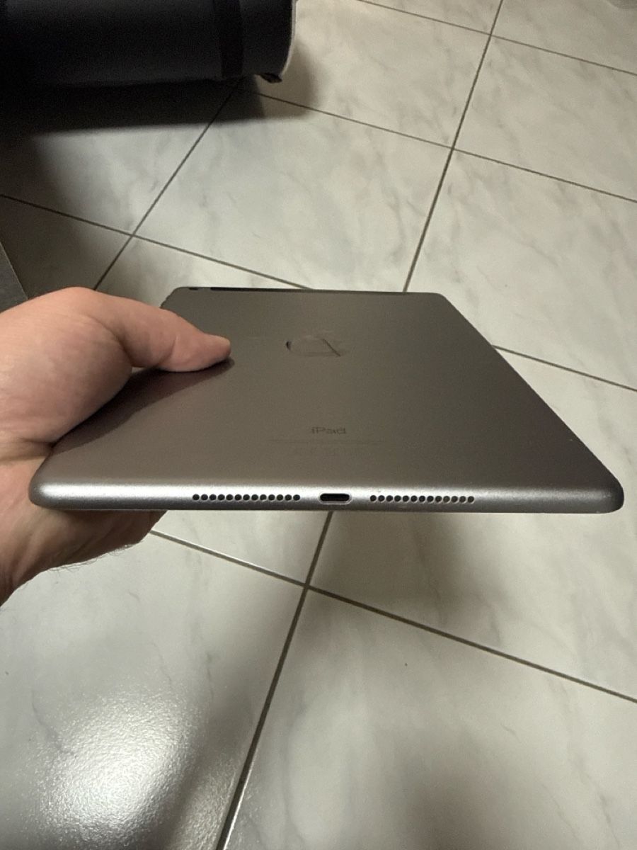 Apple Tablet PC: iPad A1954 – Difettoso da Payerne venduto da Kikas 2
