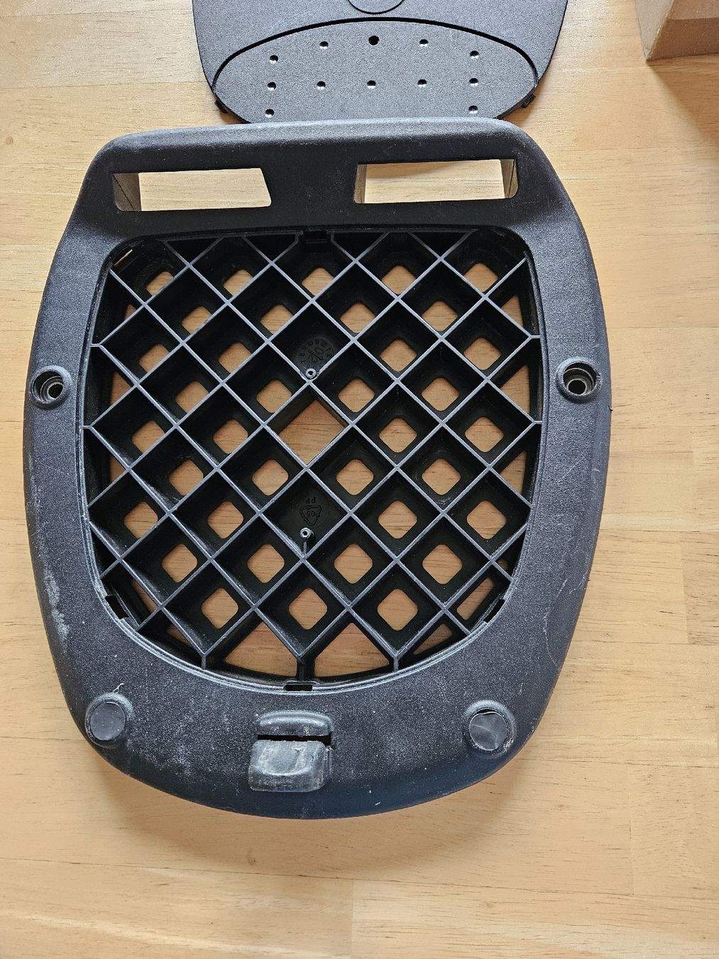 Honda Topcase: Honda Topcase Platte / Trägerplatte Universal Schwarz – Usato da Niedergösgen venduto da Sabina6355 1