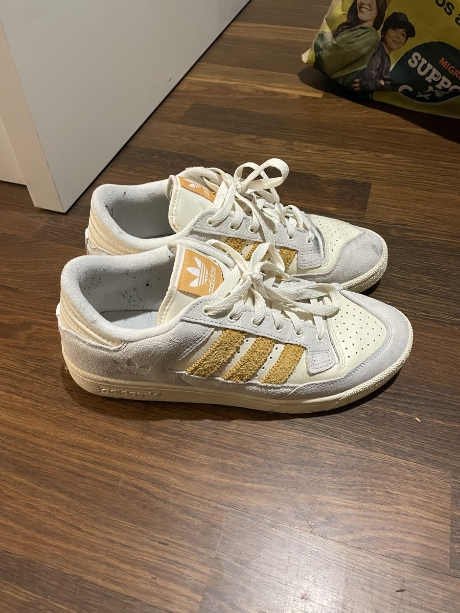 Adidas Scarpe da uomo: chaussure adidas – Nuovo (secondo la descrizione) da Lausanne venduto da ps5_d2pw 1
