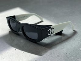 Chanel Sonnenbrille Schwarz-Weiss 🕶️ Sommer-Trend, Top Z...