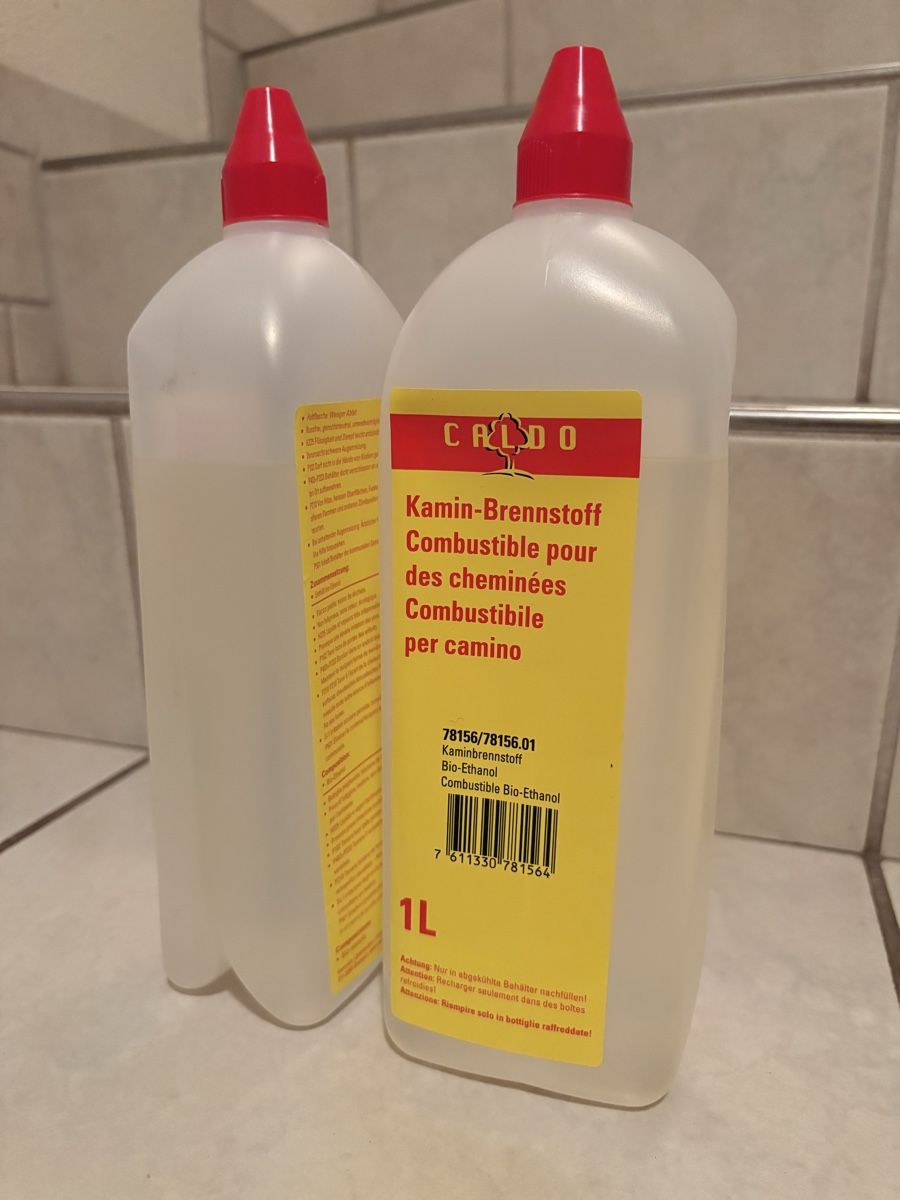 Camini: Cheminée-Brennstoff, Bio-Ethanol, 2x 1L Flasche – Nuovo (secondo la descrizione) da Meilen venduto da Harley. 1