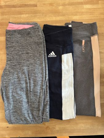 Sportkleidung Set Damen M/L Leggins Tshirts Tank Tops