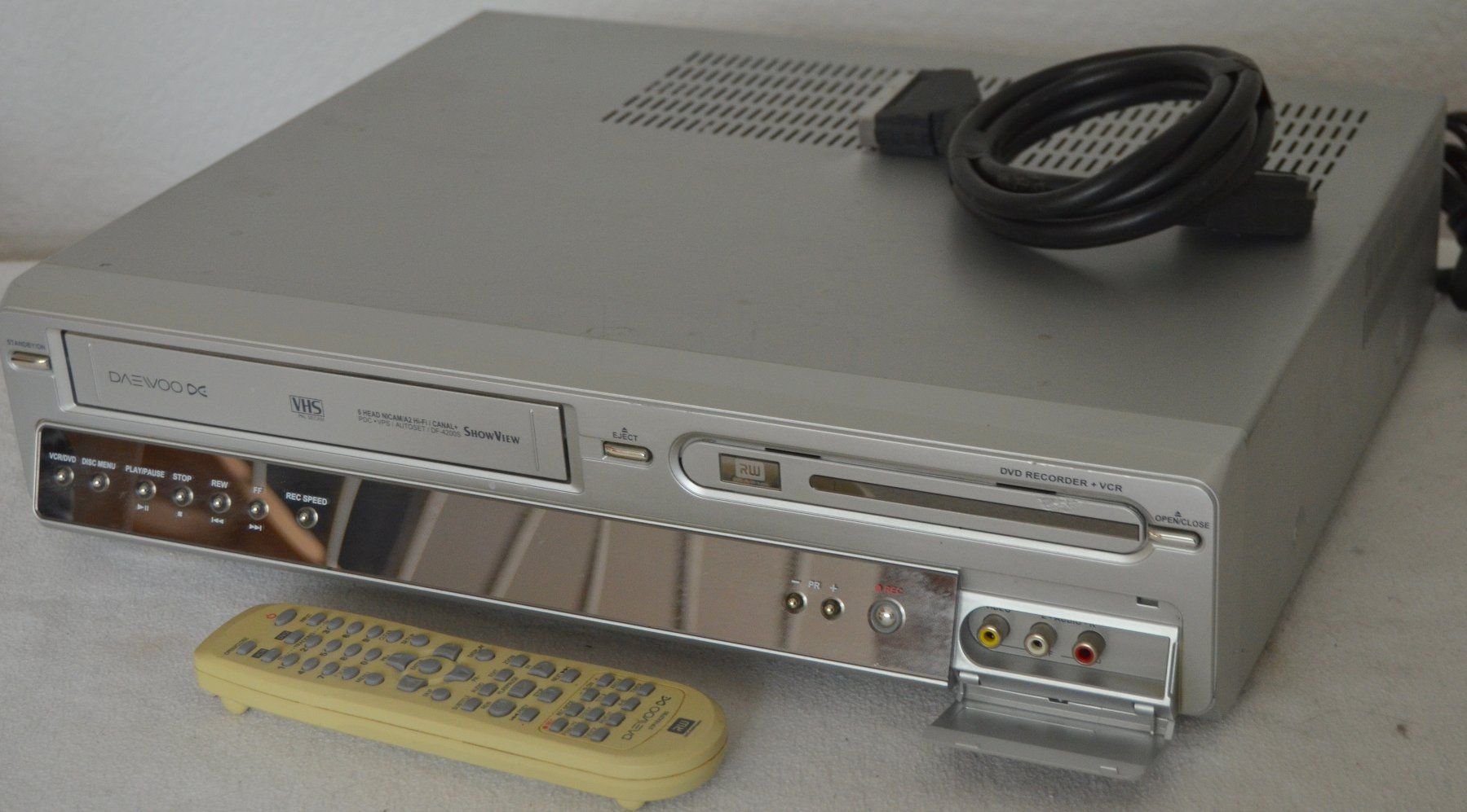 Daewoo Registratori: Combo DVD / VHS Daewoo DF-4200S Recorder – Usato da Collonges venduto da arashee 1
