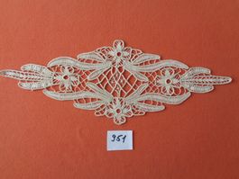Makramee - Handarbeit – Untersetzer 53 cm. x 20 cm.