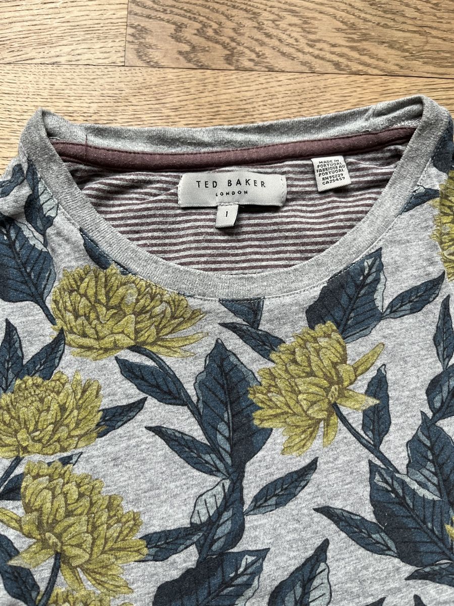 Ted Baker T-shirt: T-Shirt von Ted Baker Gr. XS – Usato da Baden venduto da lupa5400 1