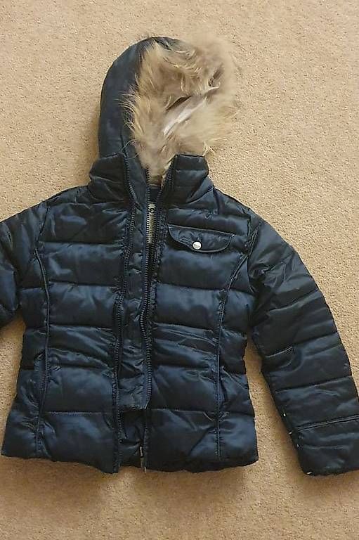 Jacken & Mäntel: Bella giacca blu scuro per bambina 5-6 anni – Gebraucht aus Balerna von cri_7ghl 2