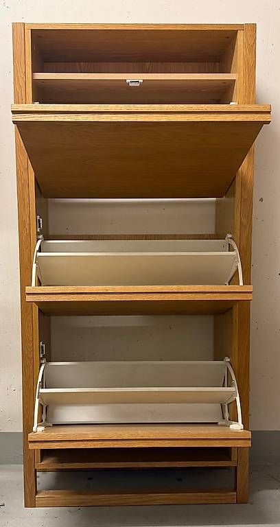 Schränke: Schuhschrank – Gebraucht aus Gattikon von finebooks 1