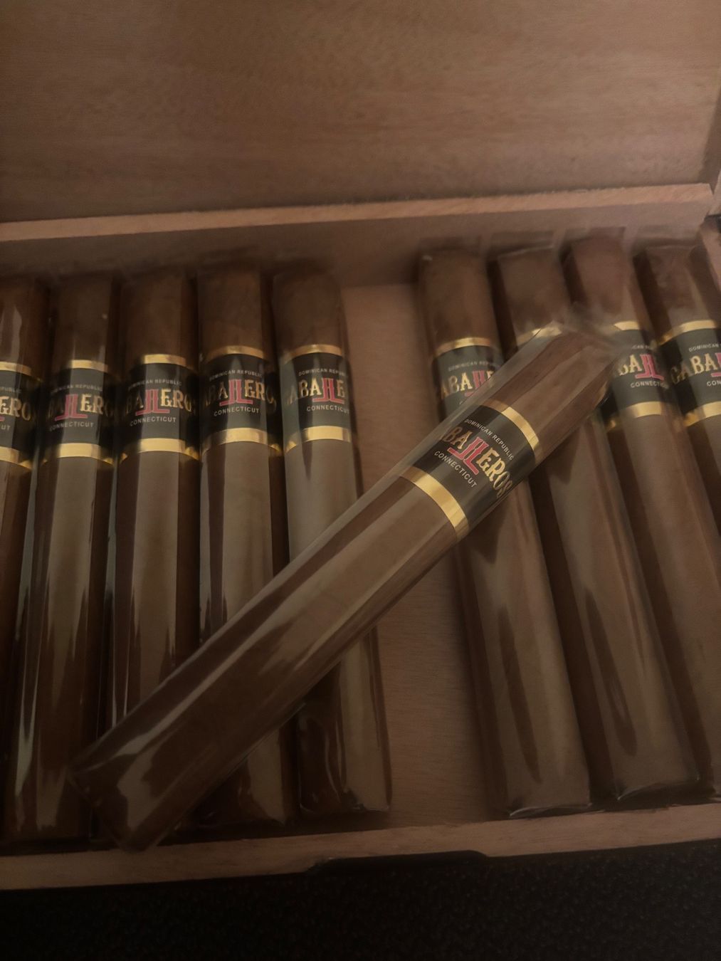 Zigarren: CABALLEROS CONECTICUT 10 TORO  ZIGARREN – Neu und originalverpackt aus basel von Lastcall 2