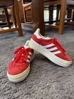 Chaussures rouges ADIDAS gazelle