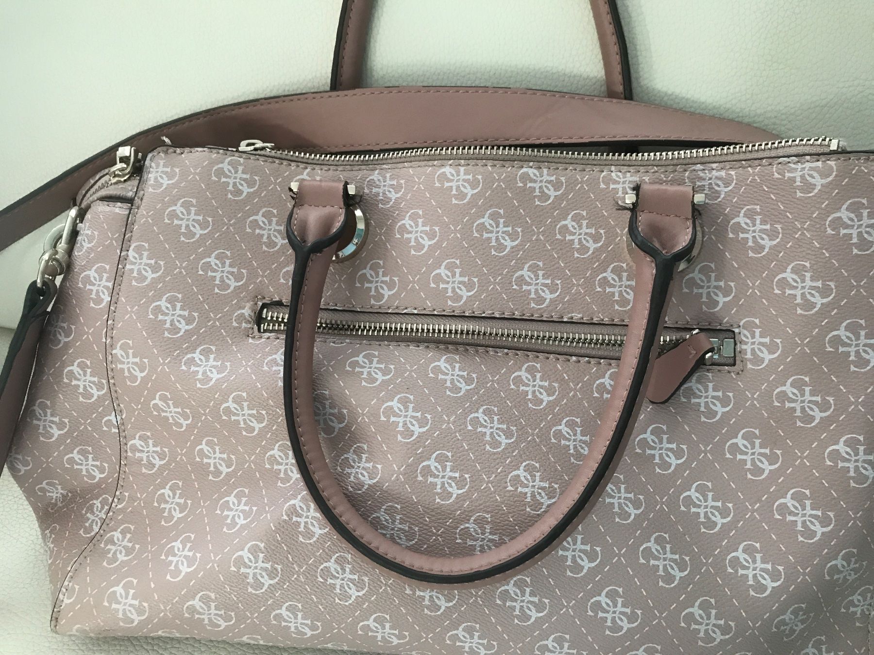 Guess Borse da donna: Guess Handtasche rosa monogramm – Usato da Wettingen venduto da Andres54 3