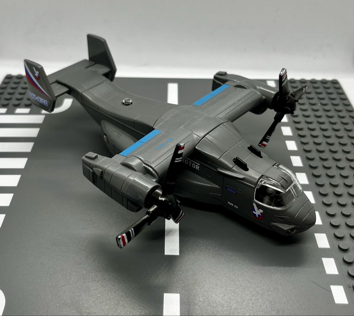 Kit di modellismo & Modellini statici: Diecast VMX-22 Osprey Flugzeugmodell 1:100 – Usato da St. Gallen venduto da Starlord77
