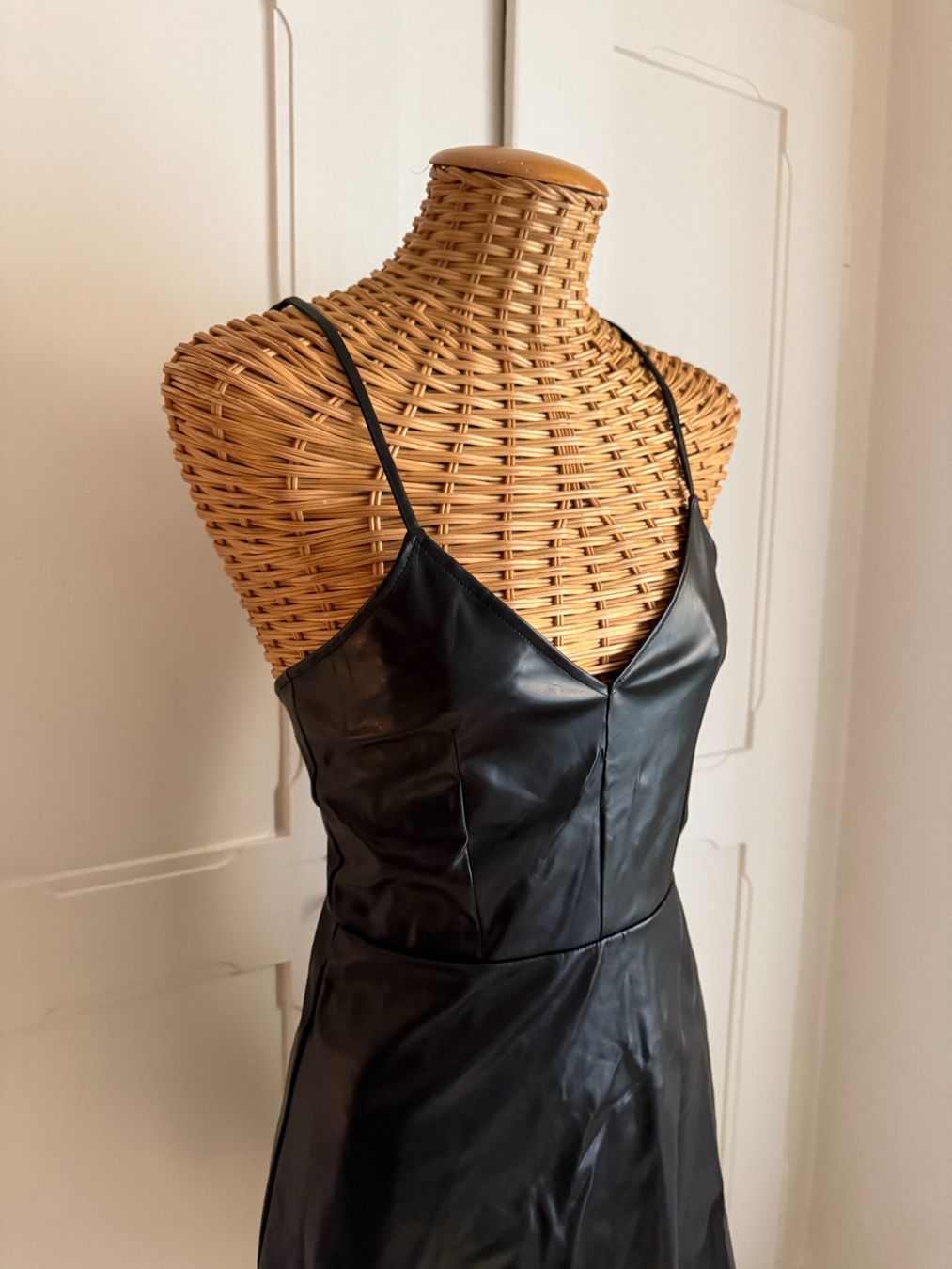 Zara Vestiti: ZARA - Kunstleder Kleid schwarz S – Usato da Zürich venduto da Diazaio 1