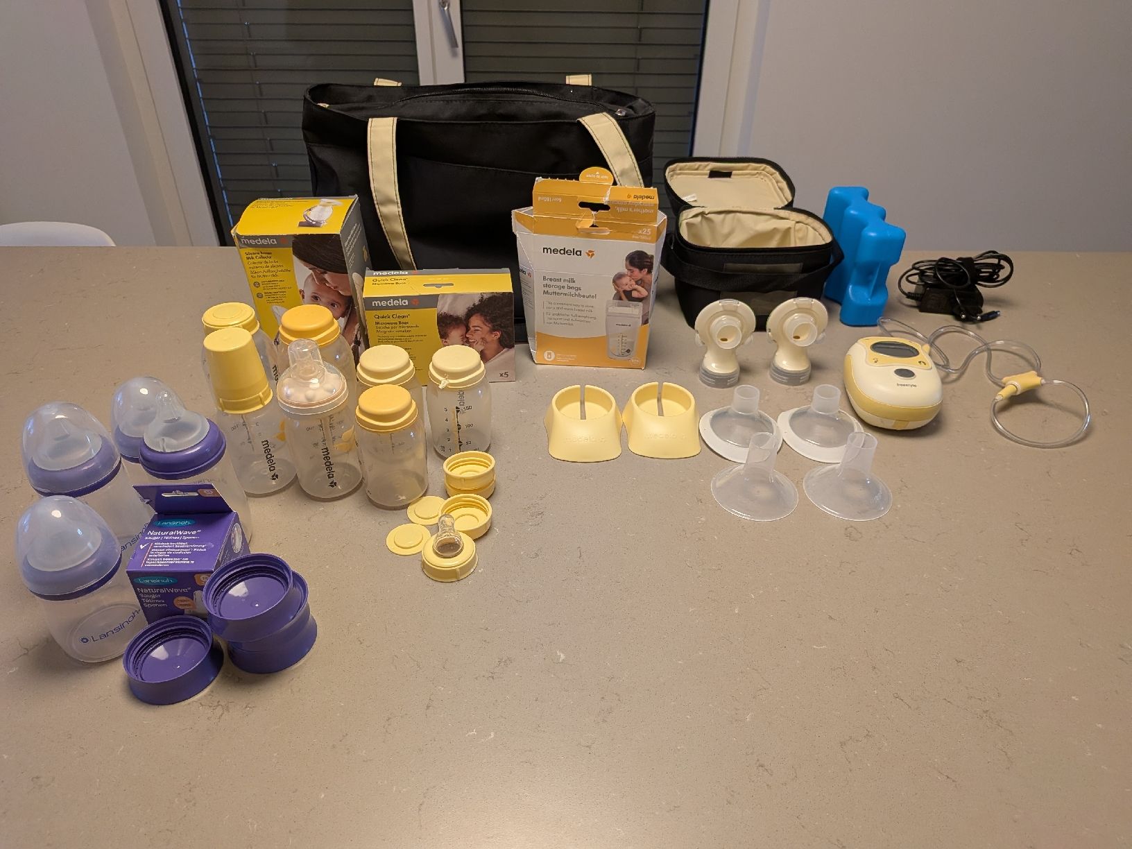 Medela Accessori per l’allattamento: Medela Freestyle Milchpumpe komplett+gratis – Usato da Adliswil venduto da agn_lt5j 1